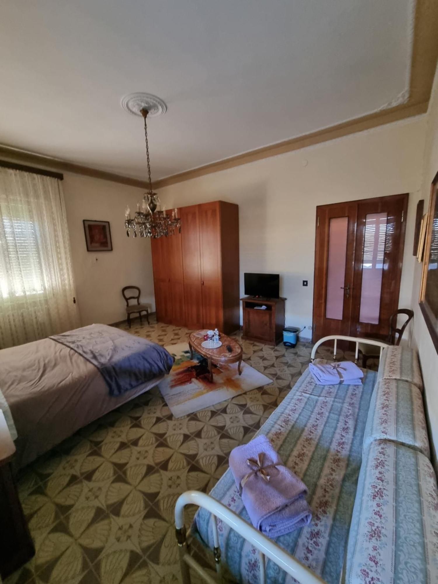 Viaemilia Bed & Breakfast Modena Exterior photo