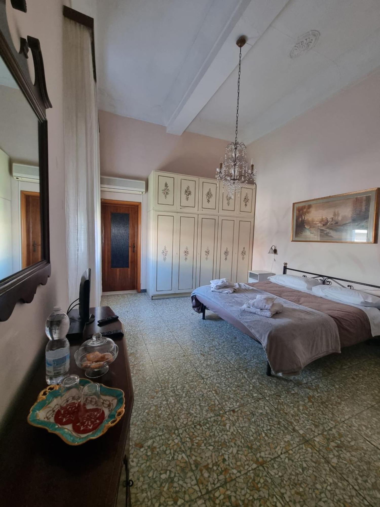 Viaemilia Bed & Breakfast Modena Exterior photo