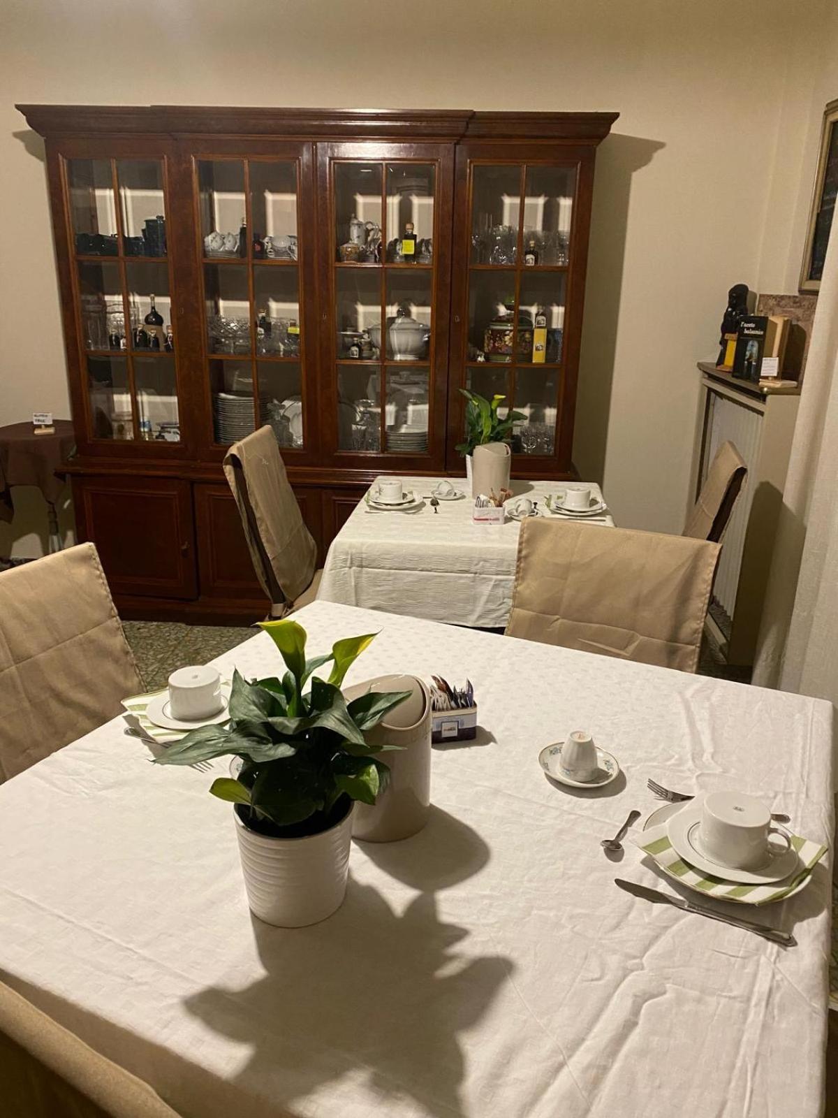 Viaemilia Bed & Breakfast Modena Exterior photo